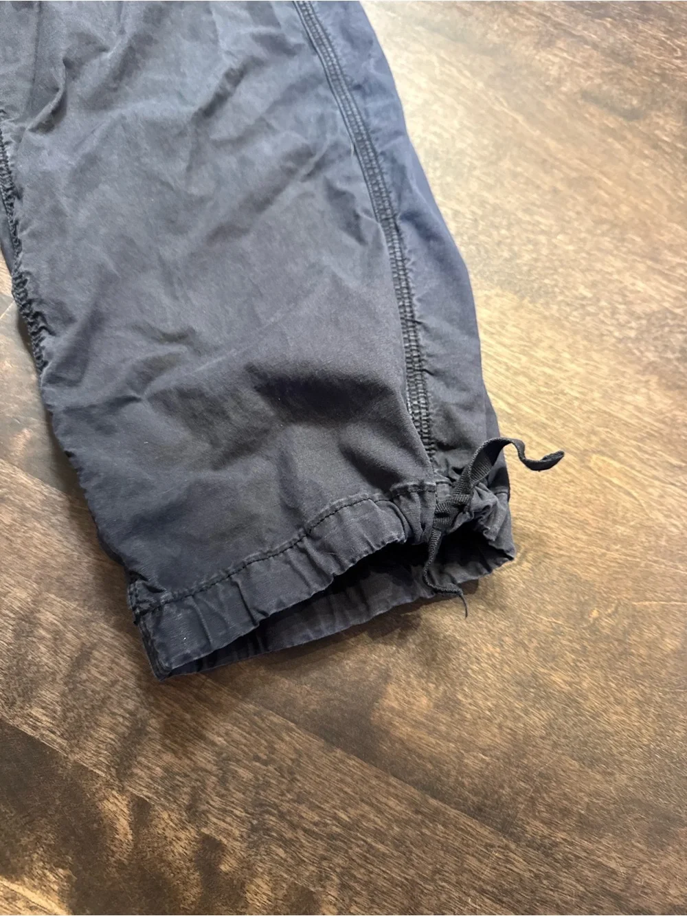 American Eagle Outfitters Black Cargo Pants with Utility Pockets - Picture 5 of 8